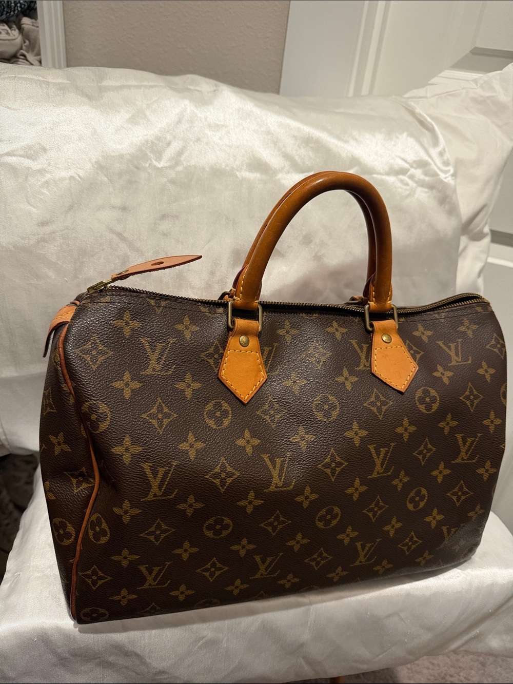 AUTHENTIC Louis Vuitton Monogram Speedy 35 - Preowned - Picture 1 of 13
